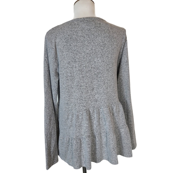 Green Envelope V Neck Grey Ruffle Sweater Small NWT - Picture 2 of 8